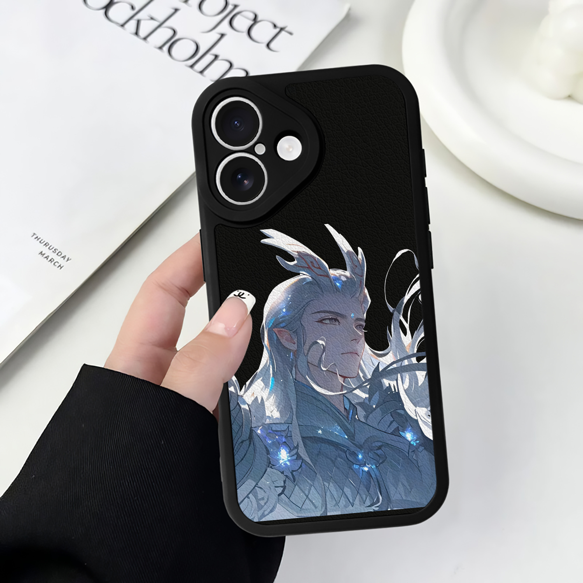 （画像用） Ne Zha 2 ナタ 魔童の大暴れ 【iPhone 16シリーズ対応】シリコンスマホケース（レザー調） 材質：シリコン
